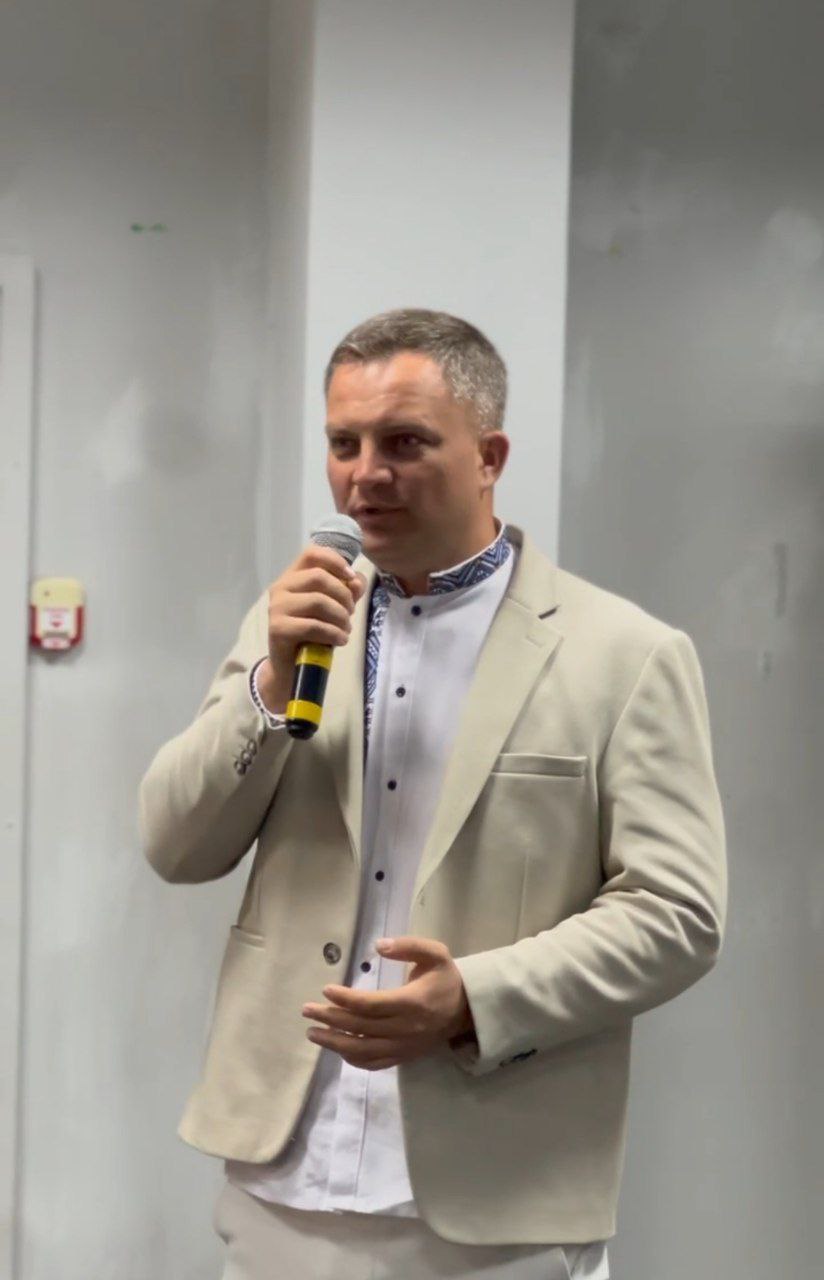 Виставка Весна Стоїмо 30.04.2025 1