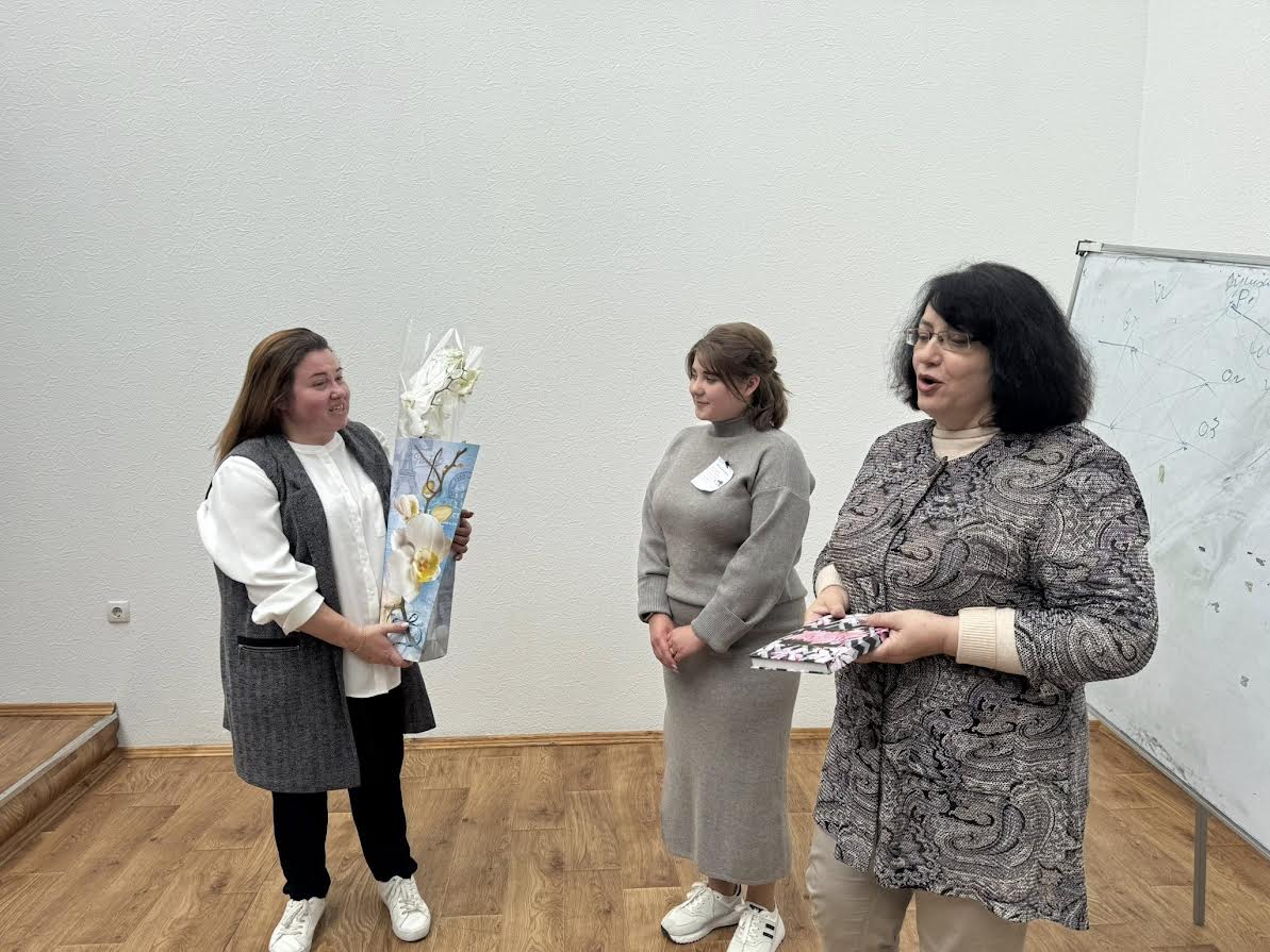 Тренінг Мірошнікова 7 речей 7.05.2025 фон